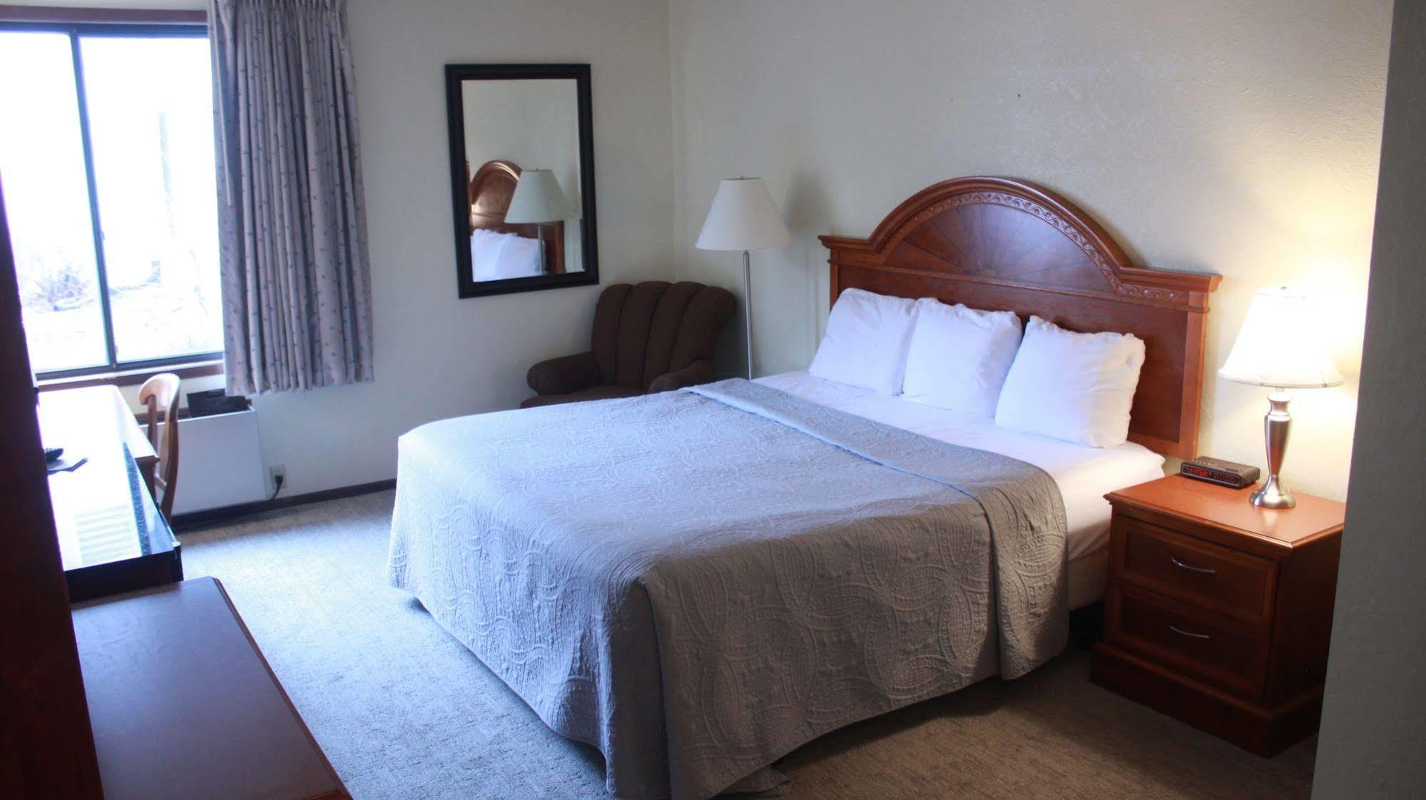Shawano Four Seasons Resort エクステリア 写真