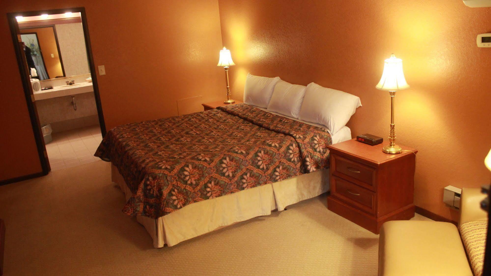 Shawano Four Seasons Resort エクステリア 写真