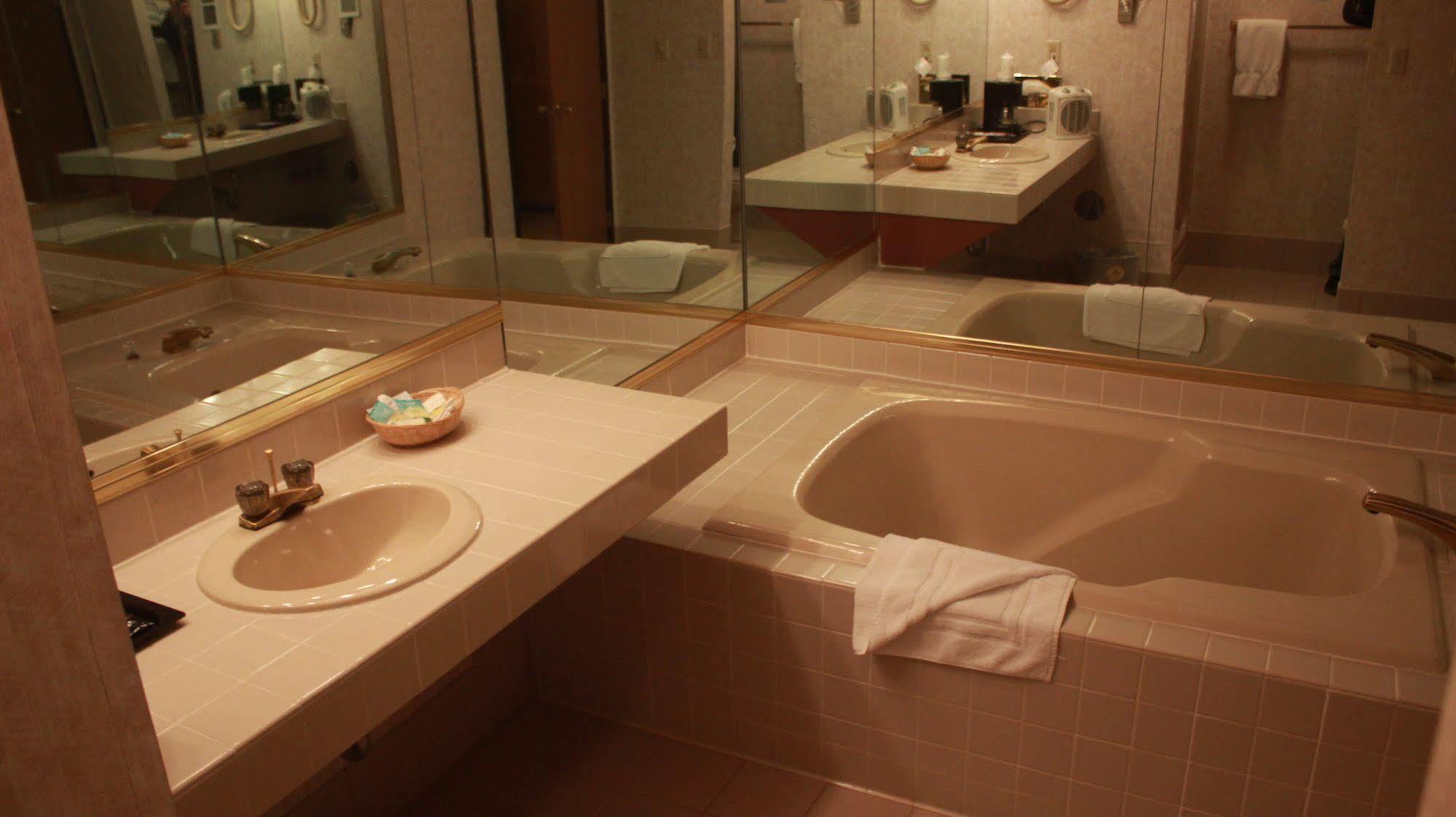 Shawano Four Seasons Resort エクステリア 写真